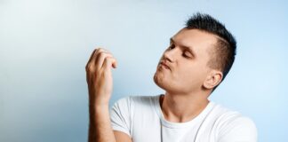 Pentru unghii perfecte, nu este obligatoriu să apelați la serviciile unui salon de manichiură Pentru unghii perfecte, nu este obligatoriu să apelați la serviciile unui salon de manichiură