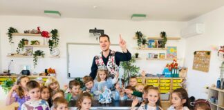Ghidul tăticului ocupat: Organizarea rapidă a unei petreceri cu magician Ghidul tăticului ocupat: Organizarea rapidă a unei petreceri cu magician